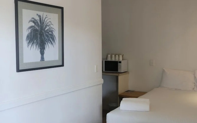 Park Avenue Hotel Motel