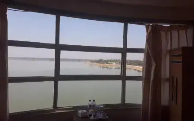 Peace Path Palace Hotel