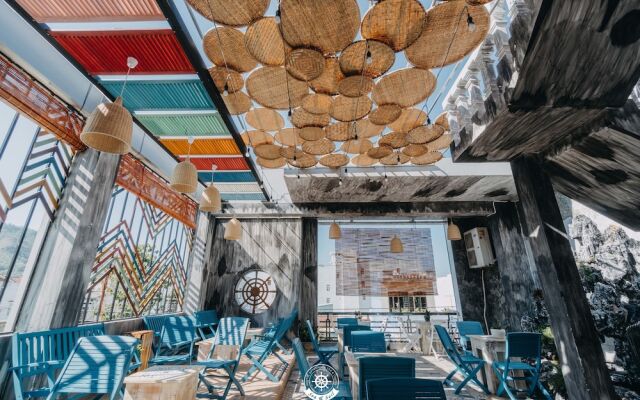 Sea & Sail Hostel