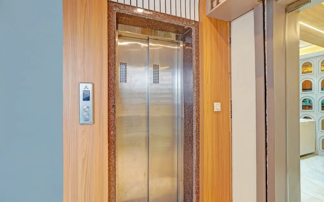 Fabhotel Raj Palace I