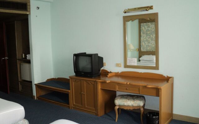 Diamond River Ping Petch-Ngam Hotel