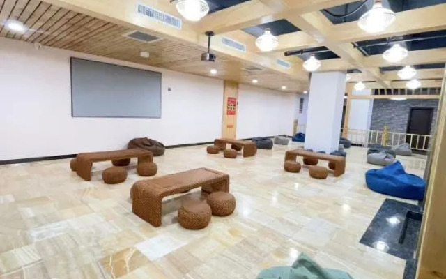 Shizuishan Jinguan Hotel