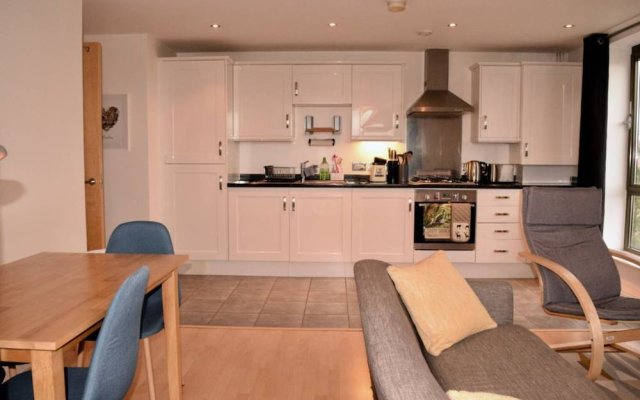 2 Bedroom Apartment Near the O2 Arena