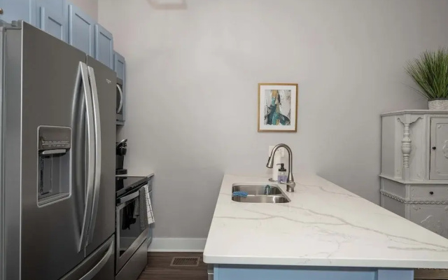 Heart of Mainstrasse Apt 2