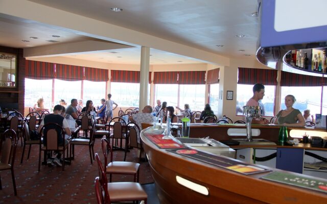 Beauty Point Waterfront Hotel