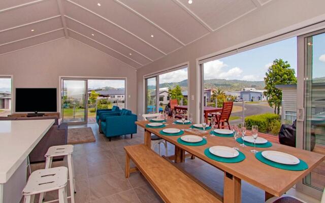 Tattletails Rest - Whitianga Holiday House