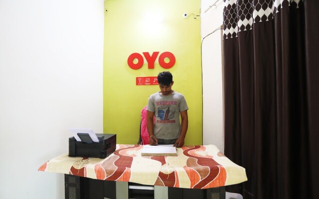 OYO 49985 Singh Hotel