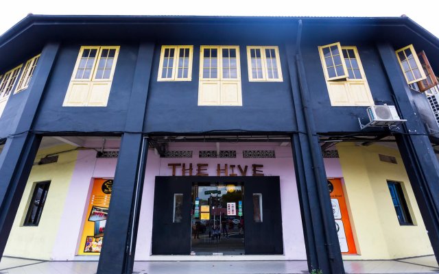 The Hive Singapore Hostel