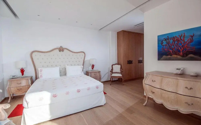 Beach Access 5 Bedroom Villa