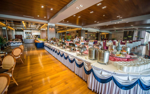 Qinhuangdao Arcadia Seaside Holiday Hotel