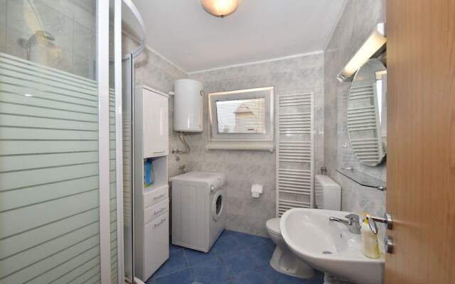 Traditional Apartment in Zadar With Garden