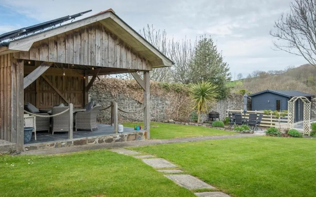 Llys Aeron Guest House