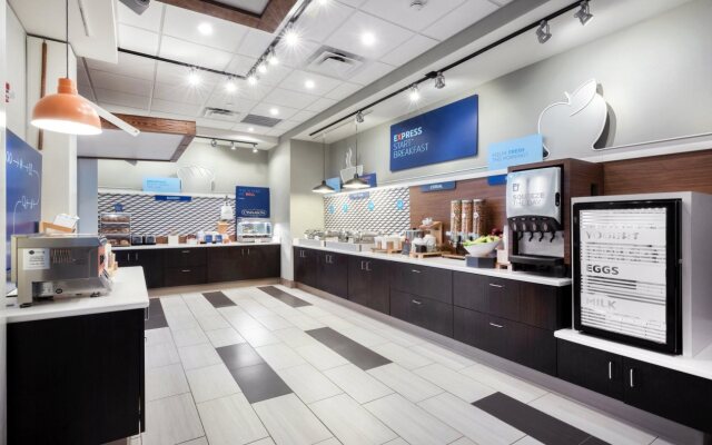 Holiday Inn Express & Suites St. Louis - Chesterfield by IHG