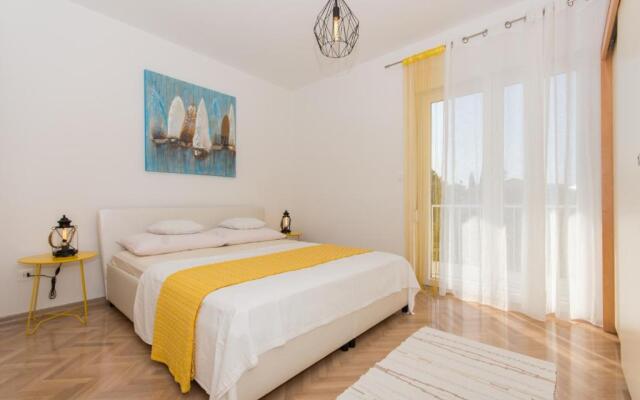 Apartment Mika1