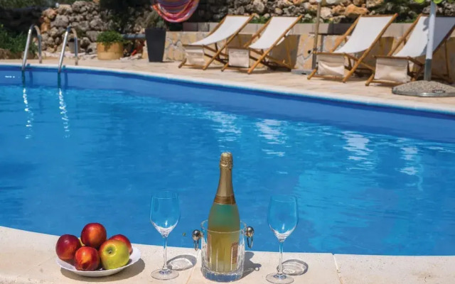 Stunning Home in Zdrelac With Wifi and 4 Bedrooms