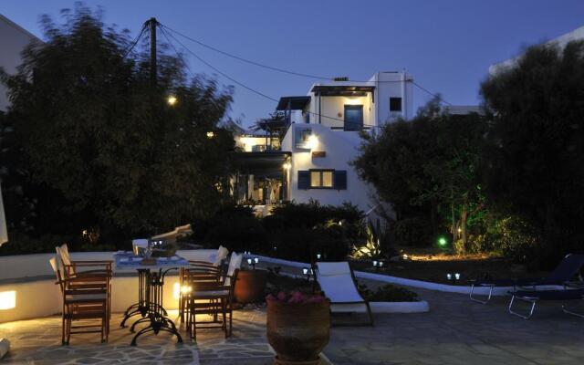 George's beach studios Aliki Paros
