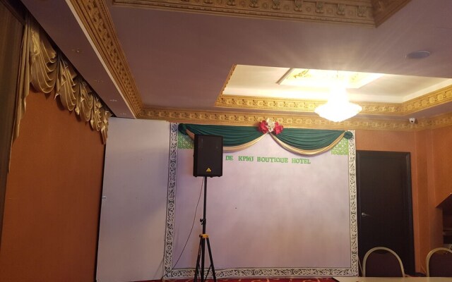 De Kpmj Boutique Hotel