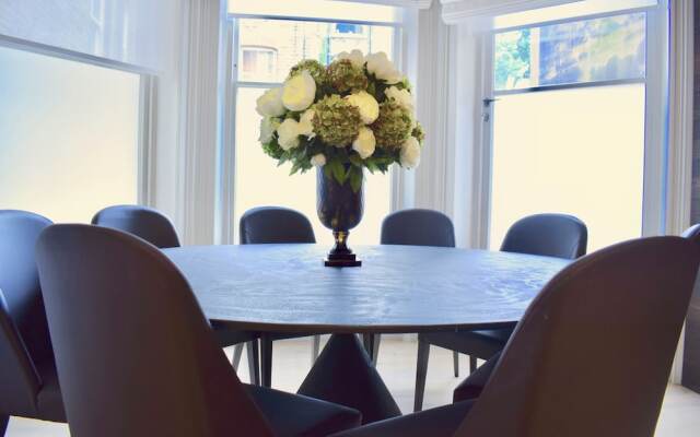 Bright Spacious 3 Bedroom Home in Chelsea