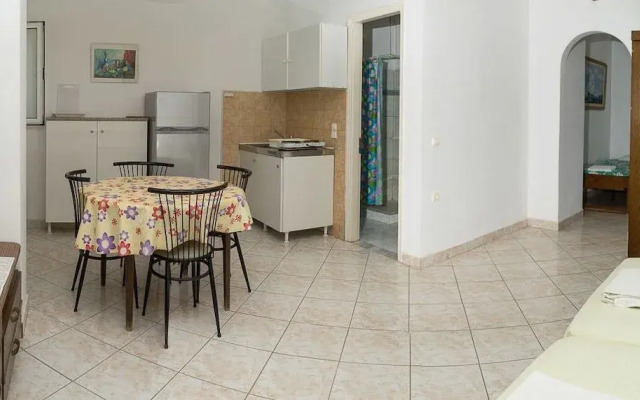 Anna Studios & Apartments