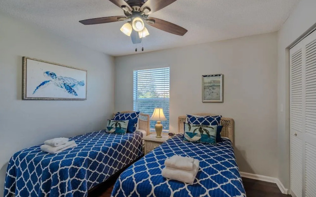 Vista Verde East 2-212