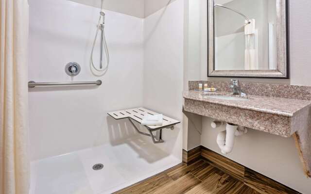 La Quinta Inn & Suites by Wyndham Houston - Magnolia