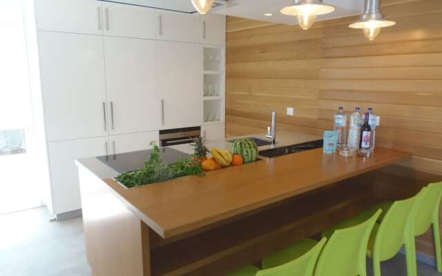 Villa 6 People, Heated Pool, Seafront, Great Location
