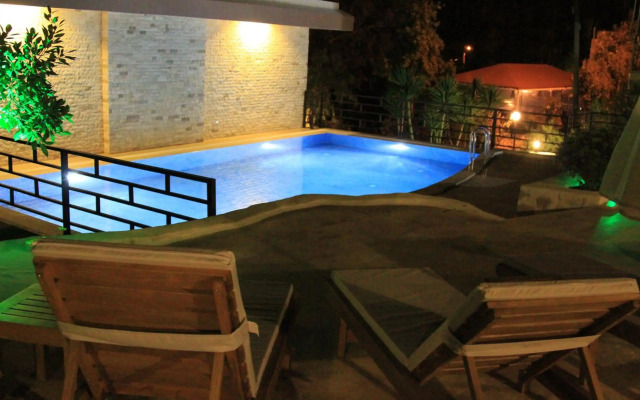 Dardanos Hotel