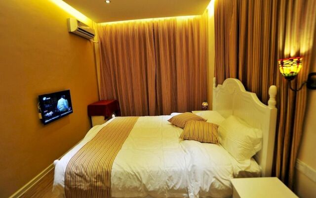 Chuxia Holiday Inn