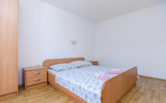 Apartments Ester in Lopar - island Rab