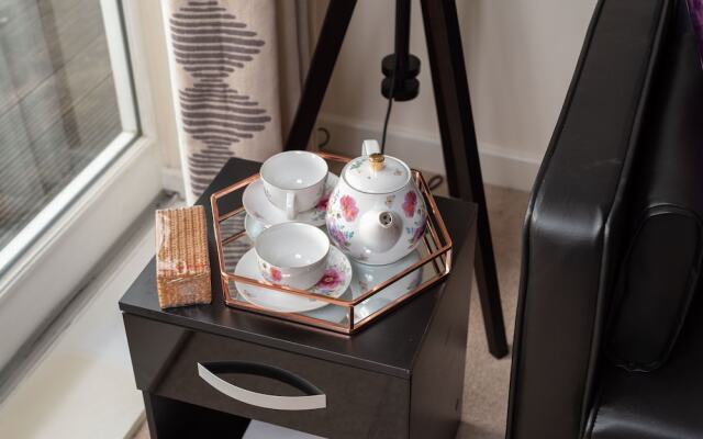 Luxury 2 Bed Flat by the Canal