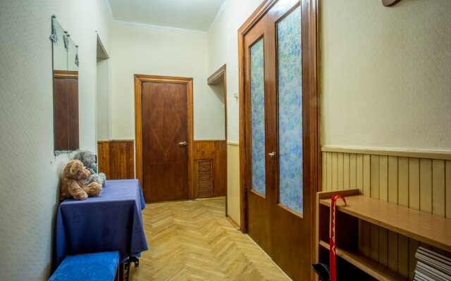 Polyarnikov 7 Apartments