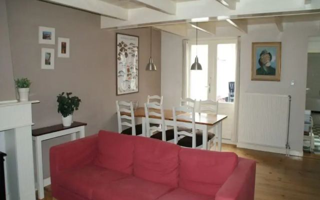 Historic Cottage w/ Garden