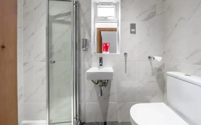 Tranquil and Lovely 5 bed House in Barnet