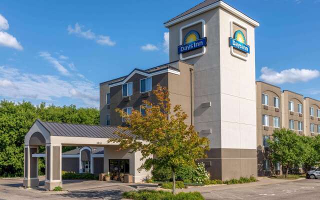 Days Inn by Wyndham Eagan Minnesota Near Mall of America