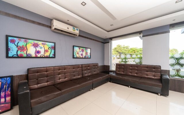 PP Residency by OYO Rooms