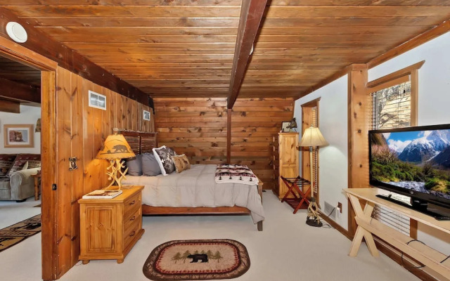 Yosemite Pines Cabin - Sleeps 8