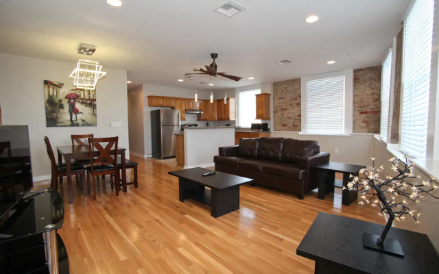 Hosteeva French Quarter Luxury Condo