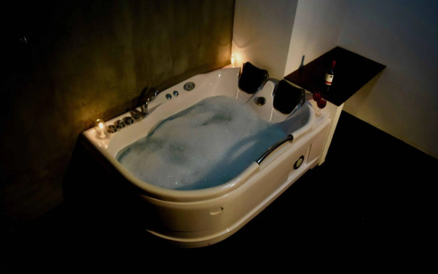 Camellia Resort and Spa