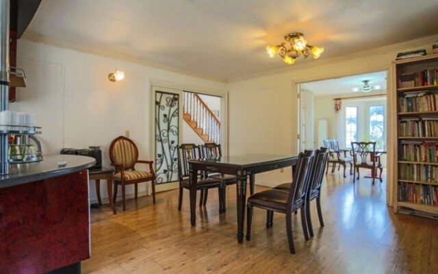 Ganghwado Badaga Geuriun Namu Pension