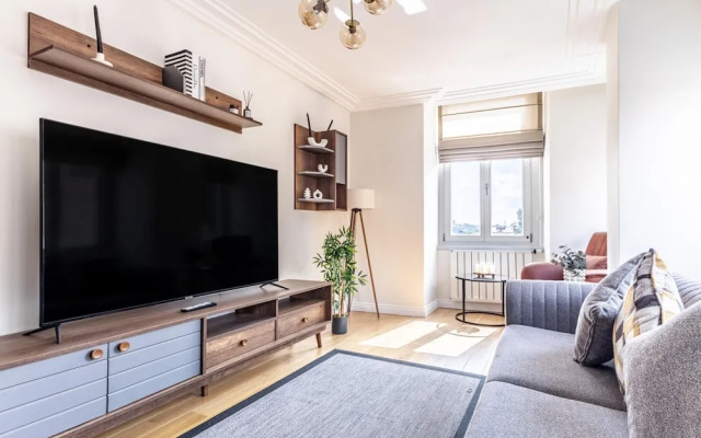 Sleek Flat 6 min to Istiklal Ave in Beyoglu