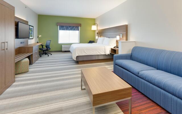 Holiday Inn Express & Suites Denton North by IHG