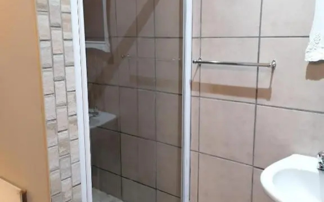 Lovely 1-bedroom apartment with secure parking