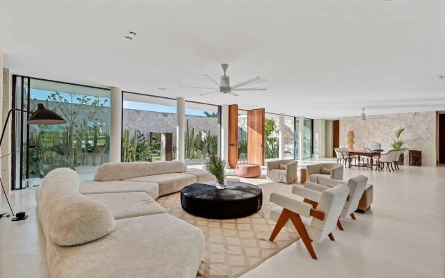 Magnificent 5BR Modern Tropical Villa With Pool