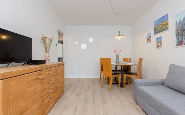 Warsaw Stawki Cosy Apartment by Renters