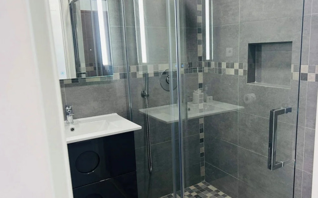 Lagos Marina and Promenade View Apartment Central