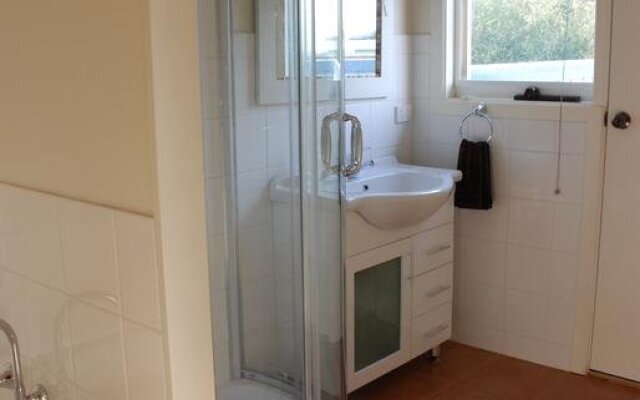 Emerald Hills Cottage