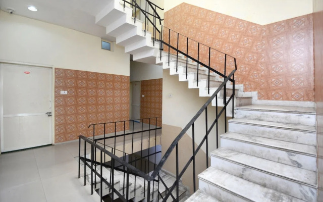 Diamond Plaza by OYO Rooms