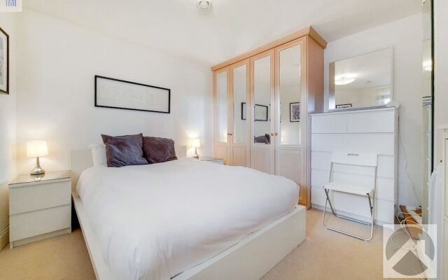 2 Bed &1 Bath Apartment in Canary Wharf