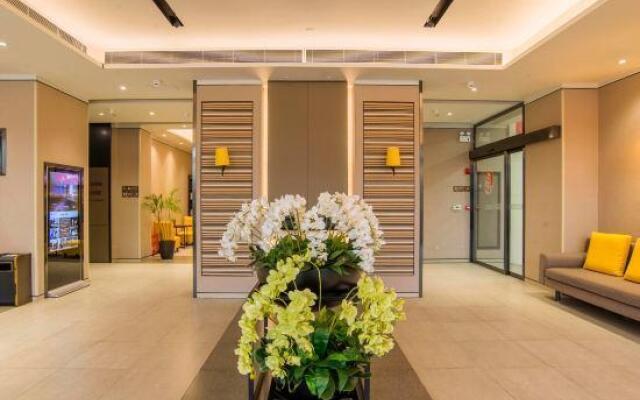 Home Inn Plus Changsha Fenglin 3rd Road West Bus Station