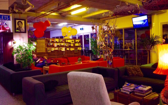 Sow and Piglets Guesthouse - Hostel